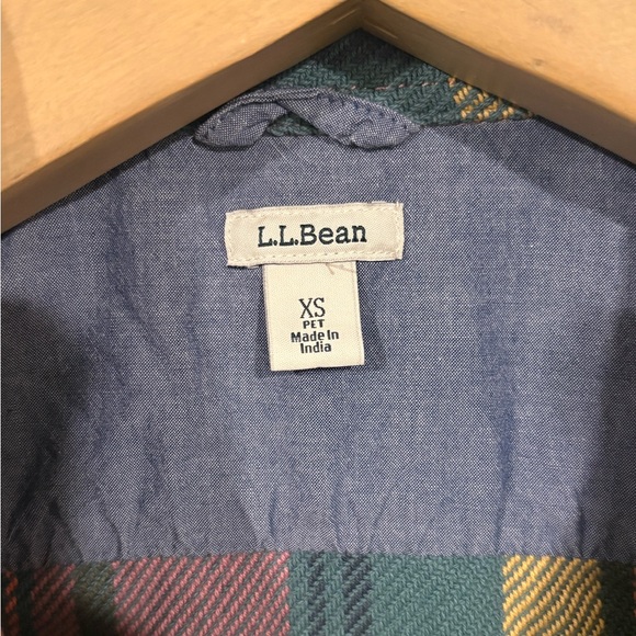 L.L. Bean Women's Plaid Shirt 100% Cotton - Picture 2 of 8